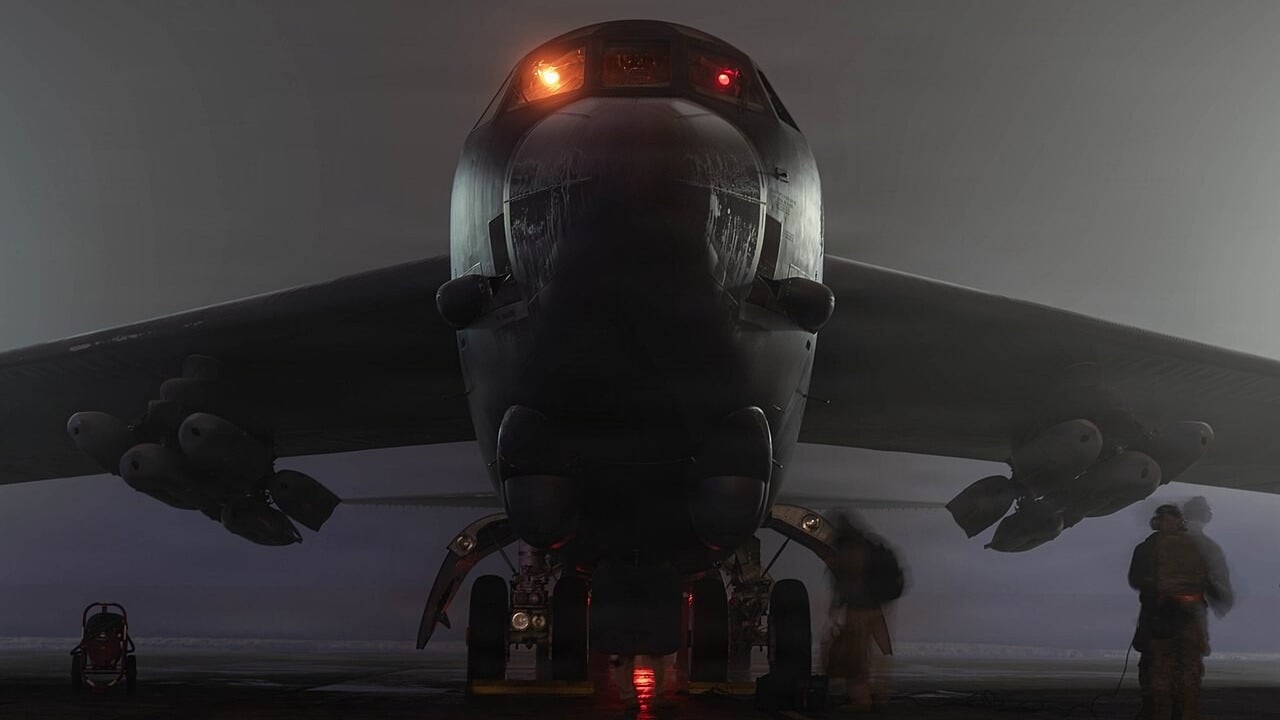 b-52h-stratofortress-agm-158-jassm-loaded-16×9