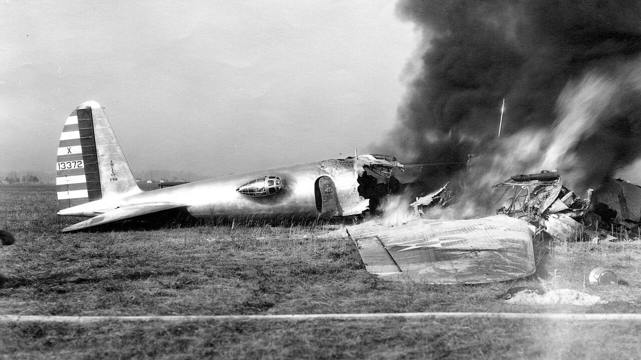 The Boeing Model 299 burning after its crash at Wright Field on 30 October 1935 The Boeing Model 299 burning after its crash at Wright Field on 30 October 1935