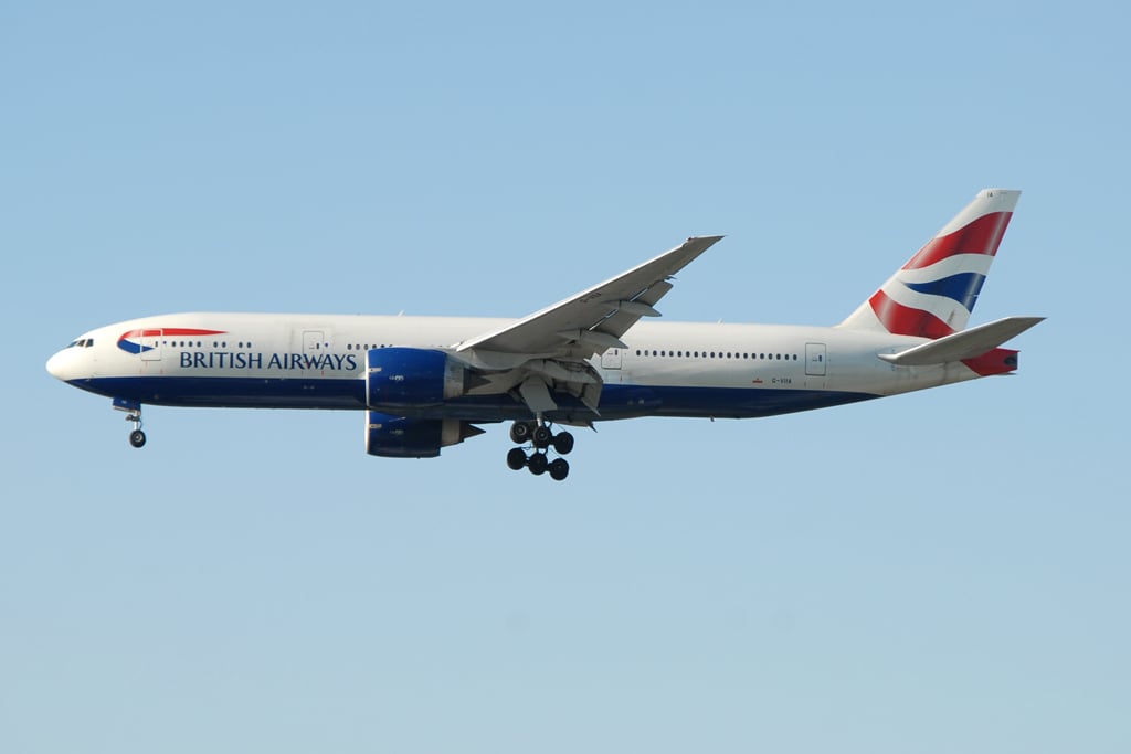 British Airways Boeing 777-200ER G-VIIA on final approach to Heathrow