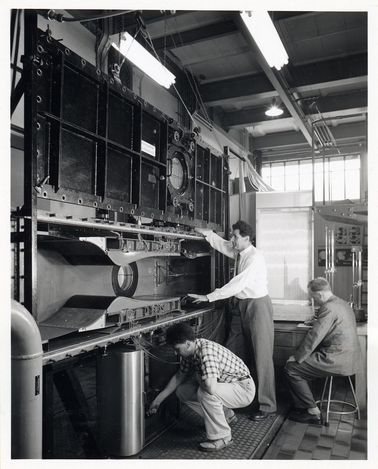 ETH Zurich supersonic wind tunnel, 1955 The supersonic wind tunnel of the ETH Zurich Institute of Aerodynamics in 1955