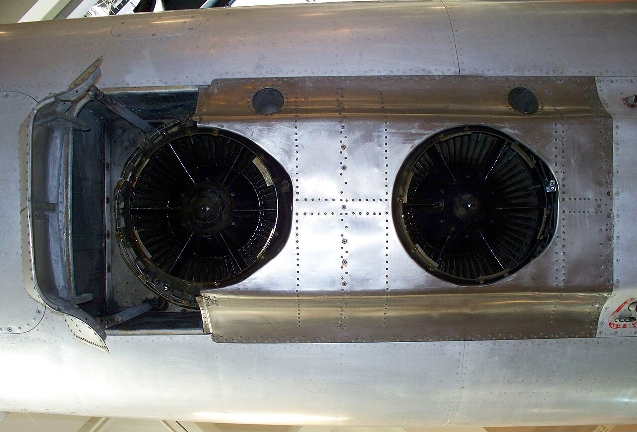 Fuselage lift-engine bay of the EWR VJ 101