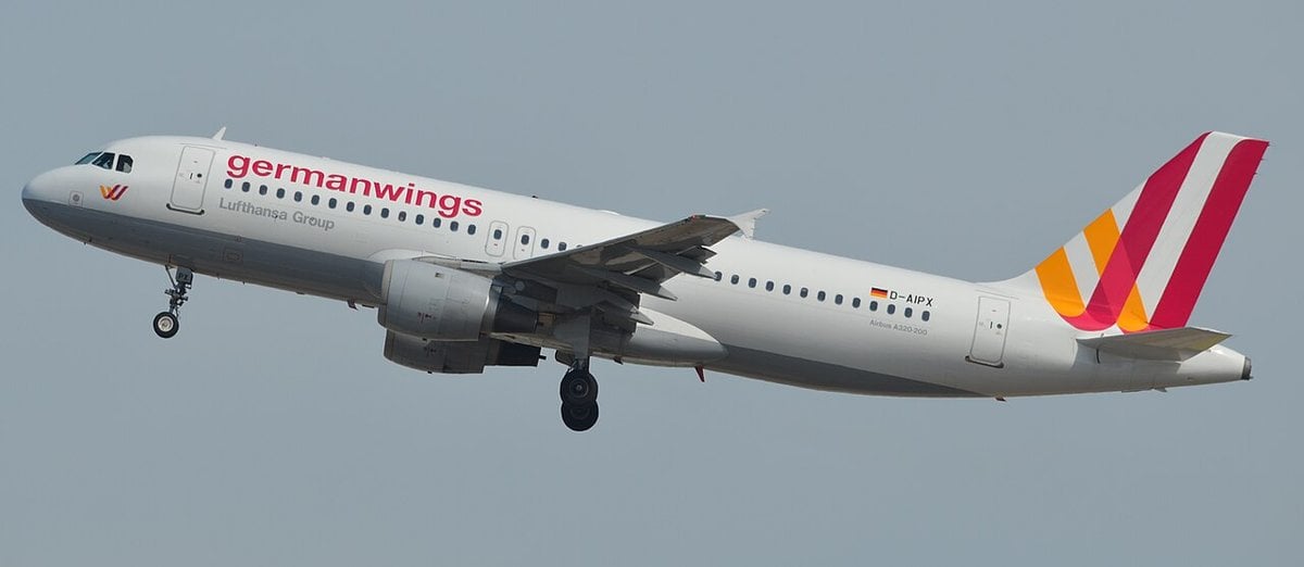 Germanwings Airbus A320 D-AIPX taking off from Barcelona in May 2014
