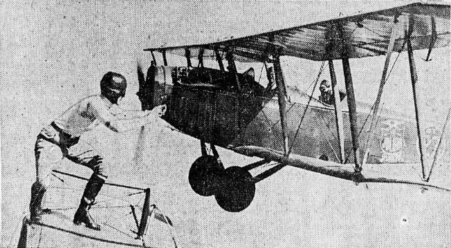 Barnstormers: How 1920s Flying Circuses Sold America on Aviation