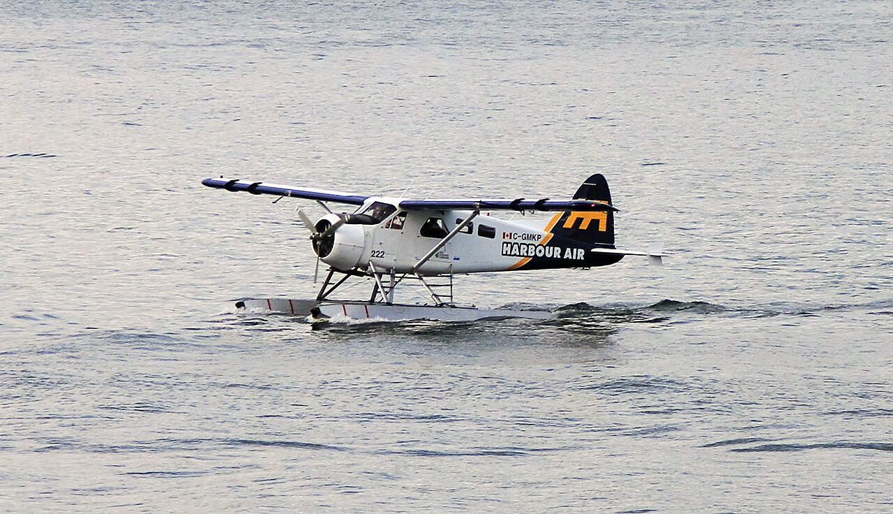 Harbour Air DHC-2 Beaver floatplane at Vancouver Harbour