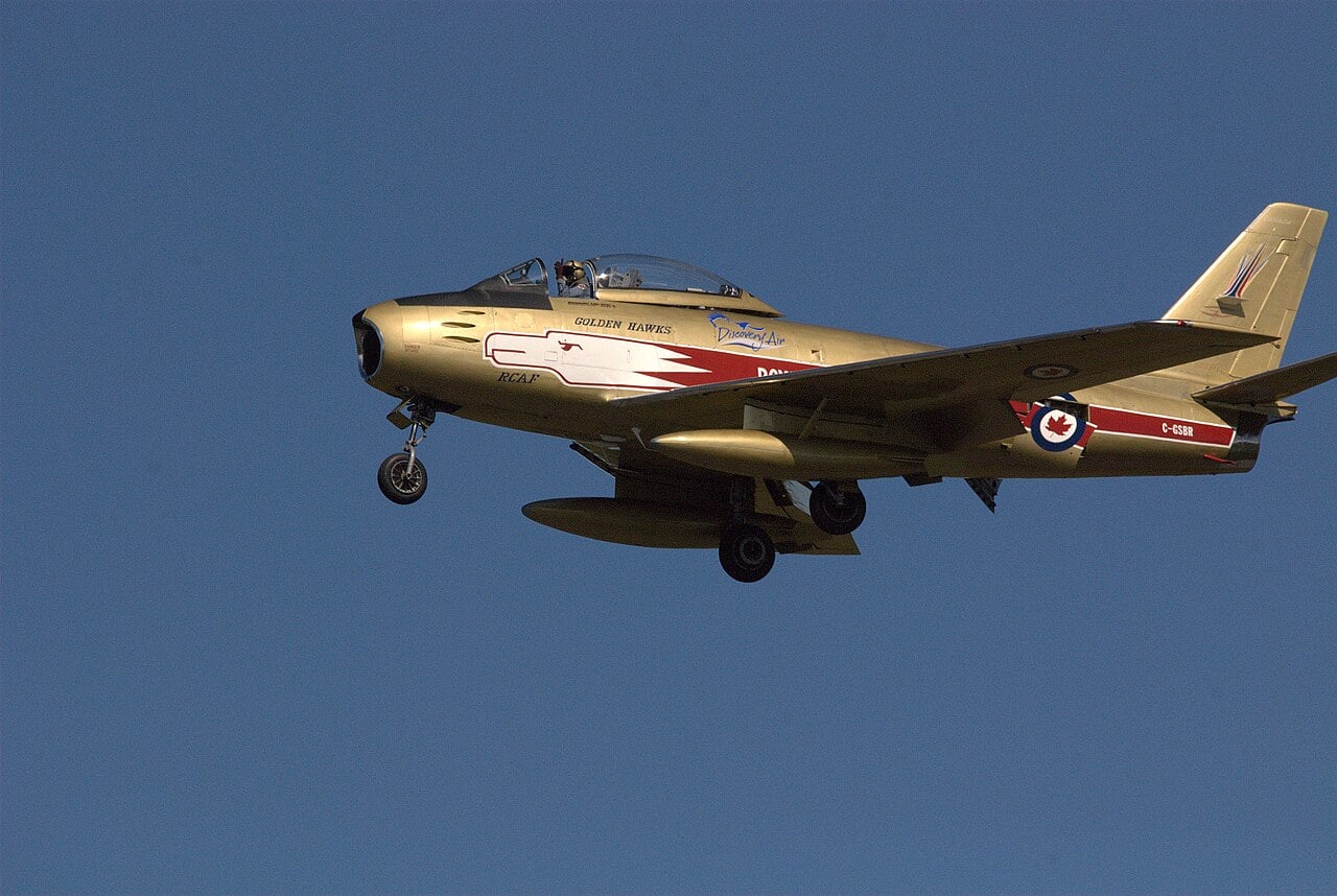 Hawk One Sabre over Gatineau