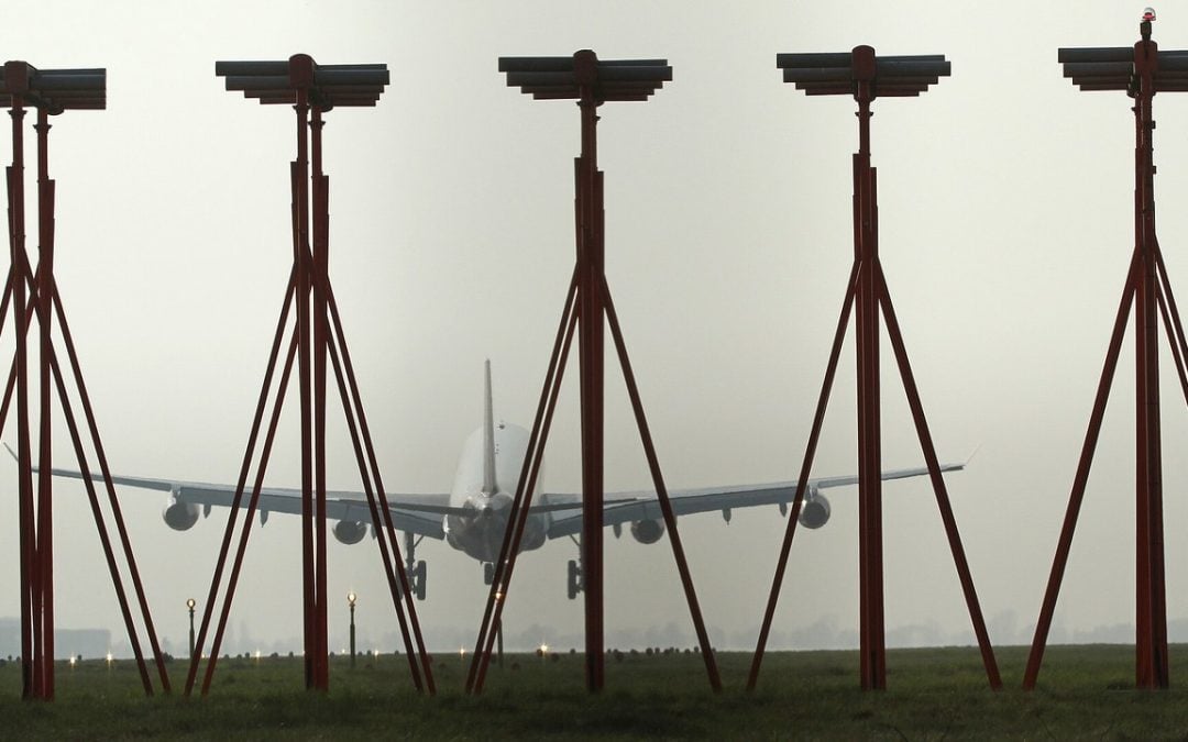Instrument Landing System: How ILS Guides Airliners Through Fog