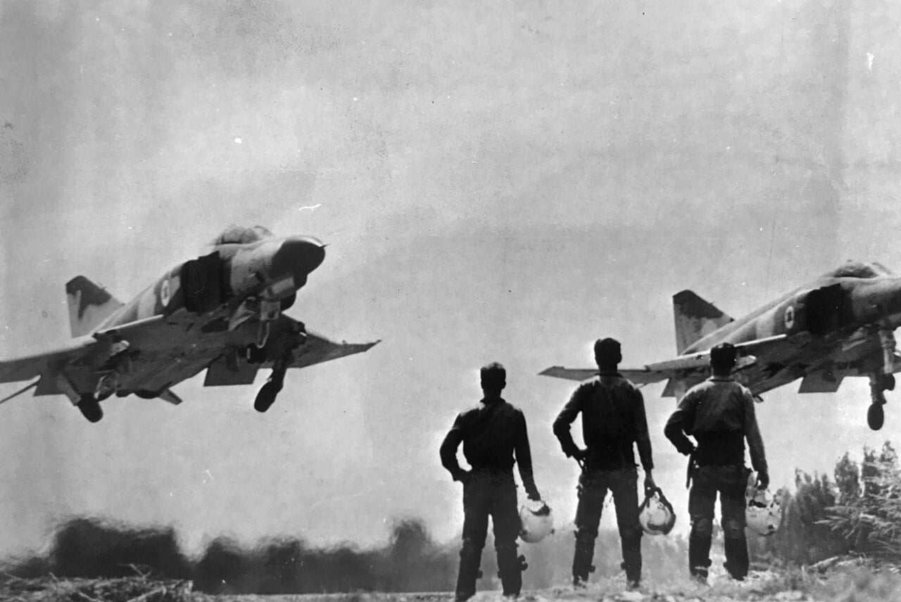 Israeli Phantoms take off, October 1973 Israeli Air Force aircrew watch F-4 Phantoms take off during the Yom Kippur War, October 1973