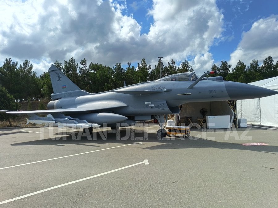 j-10ce-mockup-azerbaijan-air-force-27-001-adex-2026.jpg