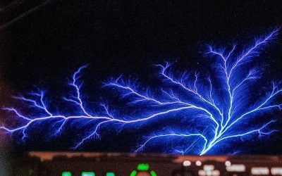 St Elmo’s Fire on Aircraft: The Blue Glow Pilots See in Storms