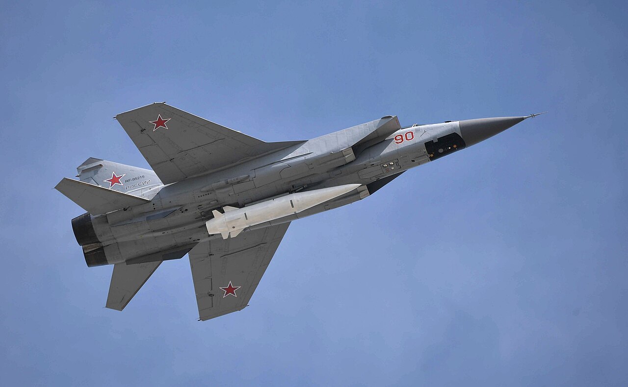 MiG-31K carrying a Kh-47M2 Kinzhal missile over Moscow during the 2018 Victory Day Parade