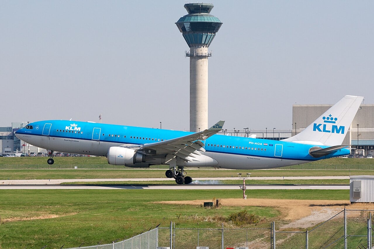 KLM Airbus A330-200 PH-AOA landing at Toronto Pearson