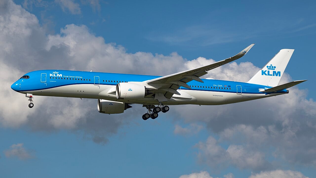 KLM Airbus A350-900 PH-ZNA De Nachtwacht KLM Airbus A350-900 PH-ZNA De Nachtwacht on its delivery flight to Amsterdam