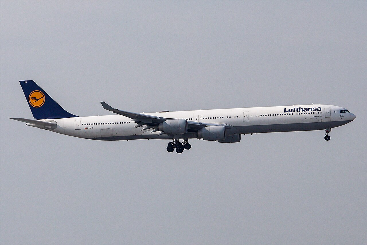 Lufthansa Airbus A340-600 D-AIHW Lufthansa Airbus A340-600 D-AIHW on final approach