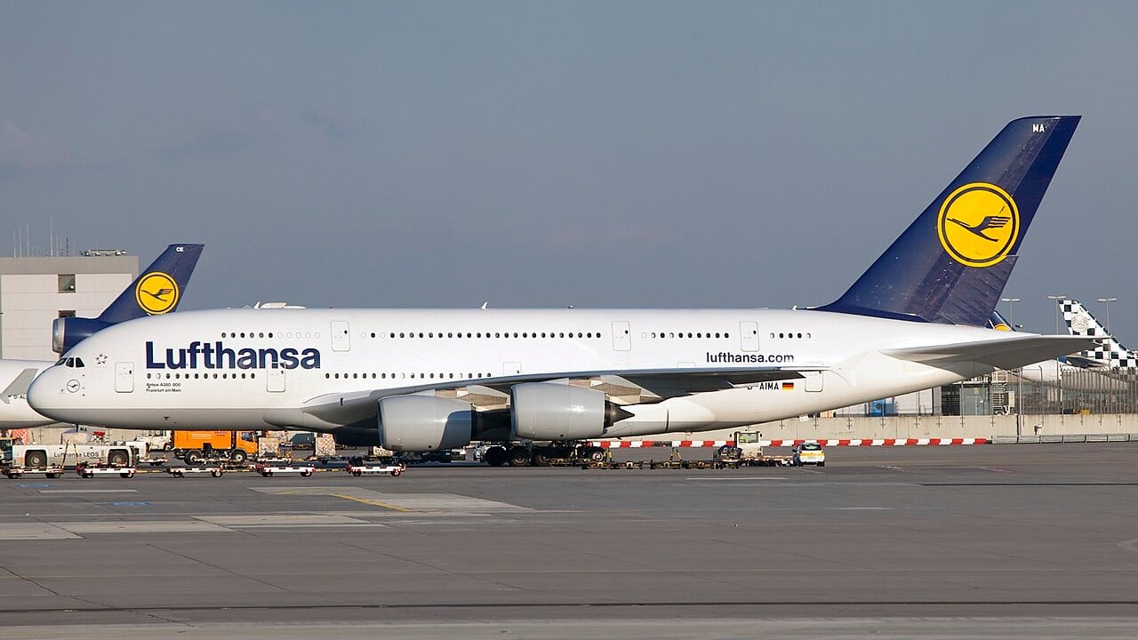 lufthansa-frankfurt-airport-jet-fuel-shortage-tankering Lufthansa Airbus A380 D-AIMA on the apron at Frankfurt Airport