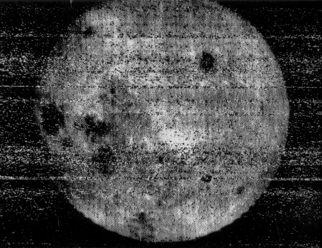 Grainy 1959 Luna 3 photograph showing the far side of the Moon for the first time