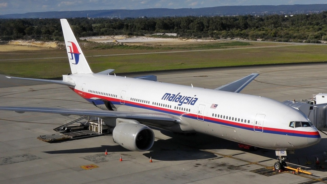 mh17-9m-mrd-malaysia-airlines-boeing-777-perth-2010-16×9