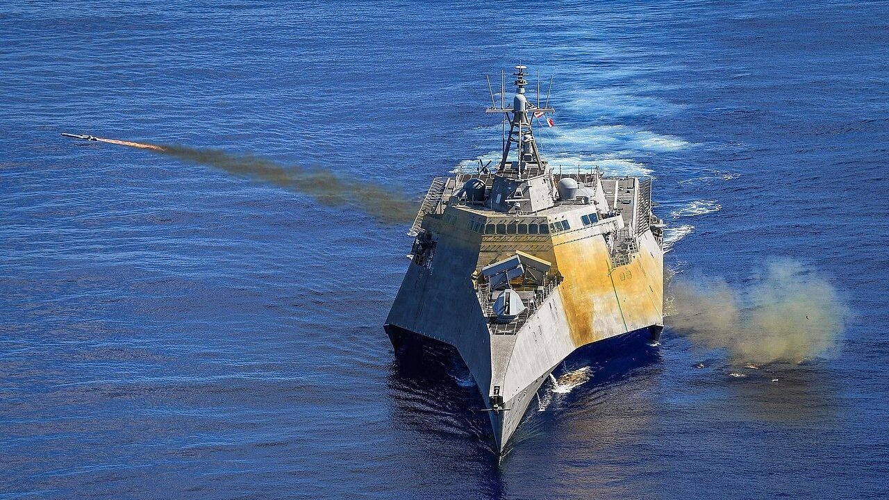 naval-strike-missile-launch-uss-gabrielle-giffords-16×9