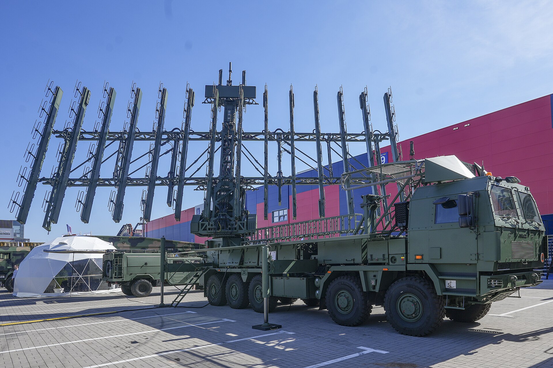 P-18PL mobile VHF metre-wave radar with its large dipole antenna array deployed