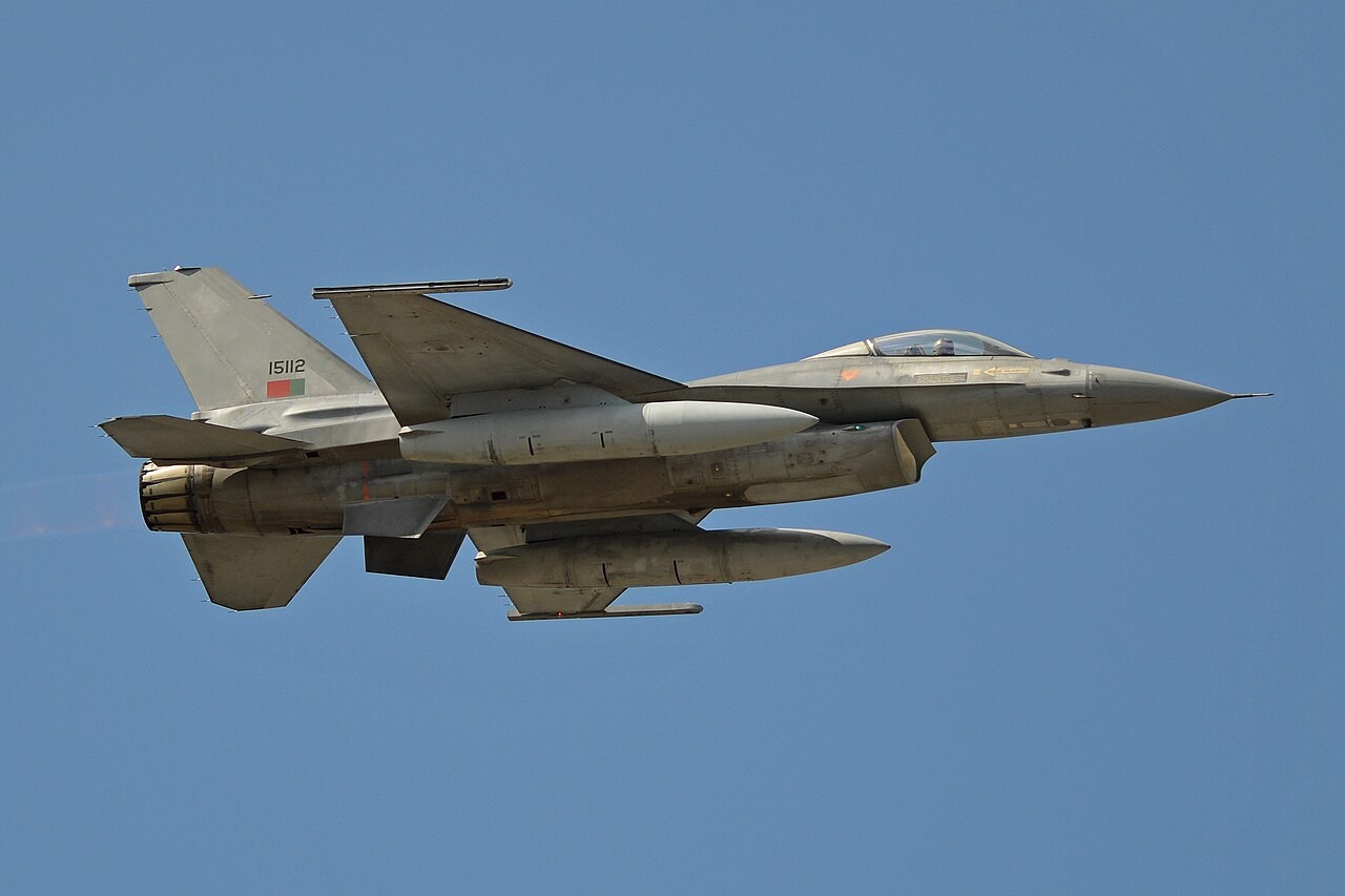 Portuguese Air Force F-16AM 15112 in flight at Monte Real Air Base