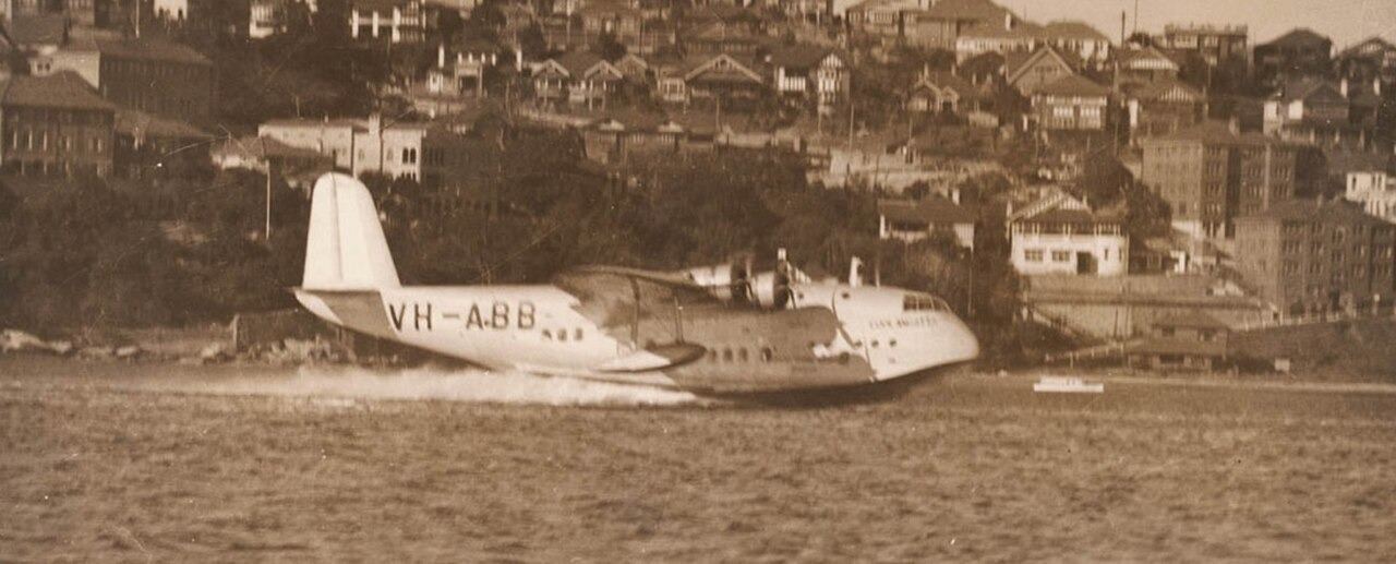 Qantas Empire Airways flying boat VH-ABB Coolangatta landing at Rose Bay, Sydney, in 1938