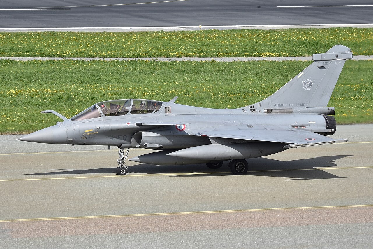 Rafale B 4-FO of ETR 3/4 Aquitaine French Air Force Rafale B two-seater 4-FO of training unit ETR 3/4 Aquitaine taxiing