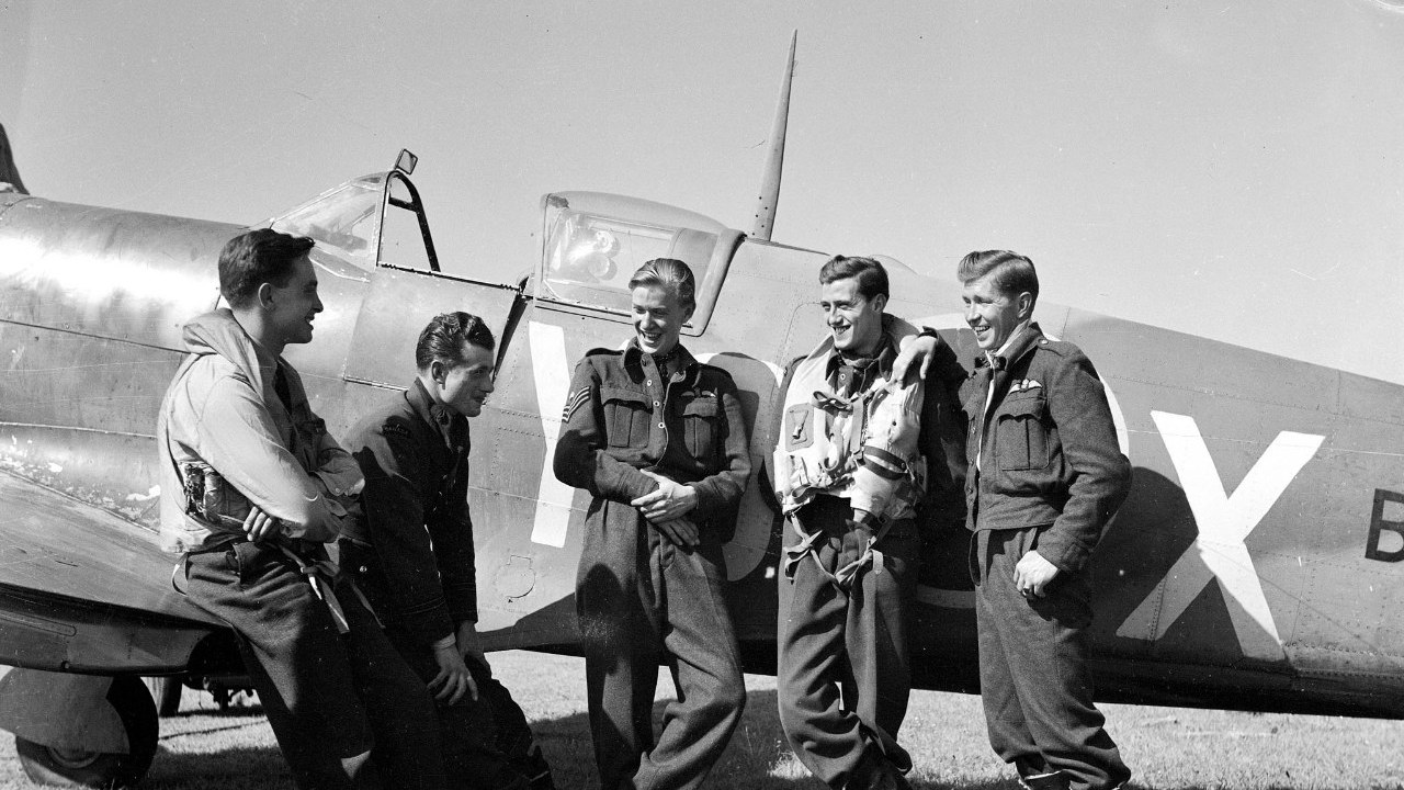 No. 401 Squadron RCAF Spitfire pilots between sorties over Dieppe, 19 August 1942 No. 401 Squadron RCAF Spitfire pilots between sorties over Dieppe, 19 August 1942