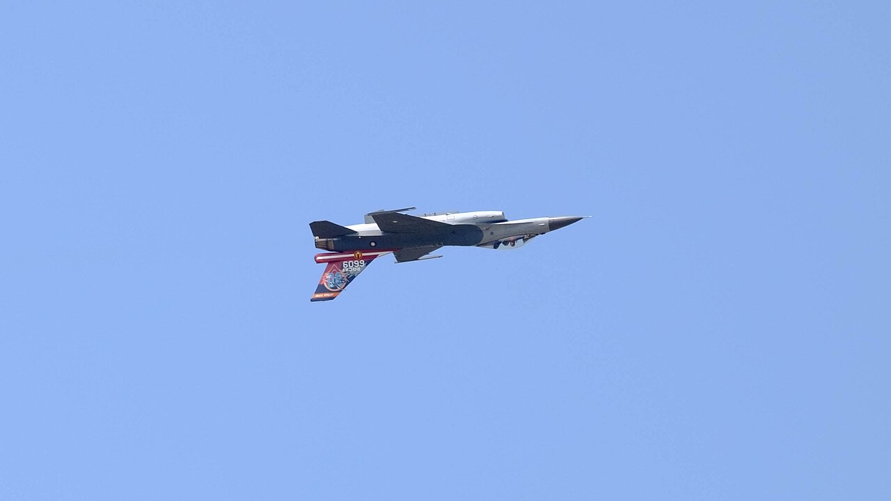 ROCAF F-16A demonstration flight at Gangshan A Republic of China Air Force F-16A during a demonstration flight at Gangshan Air Force Base