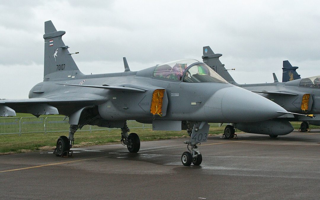 Queen Suthida Flies the Gripen Solo: Thailand’s First Female Gripen Pilot