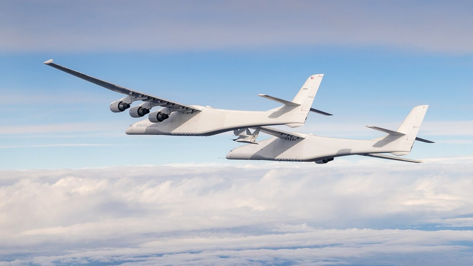 stratolaunch-roc-carrying-talon-a-hypersonic-vehicle-in-flight