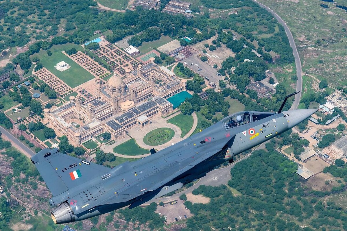 HAL Tejas LA-5022 of No. 18 Squadron flown by AP Singh over Umaid Bhawan Palace in Jodhpur