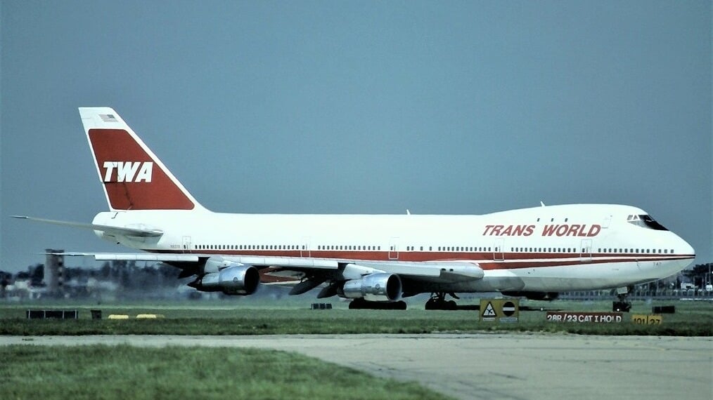 Boeing 747 and A380 Fuel Tanks: Why the Wings Carry the Load
