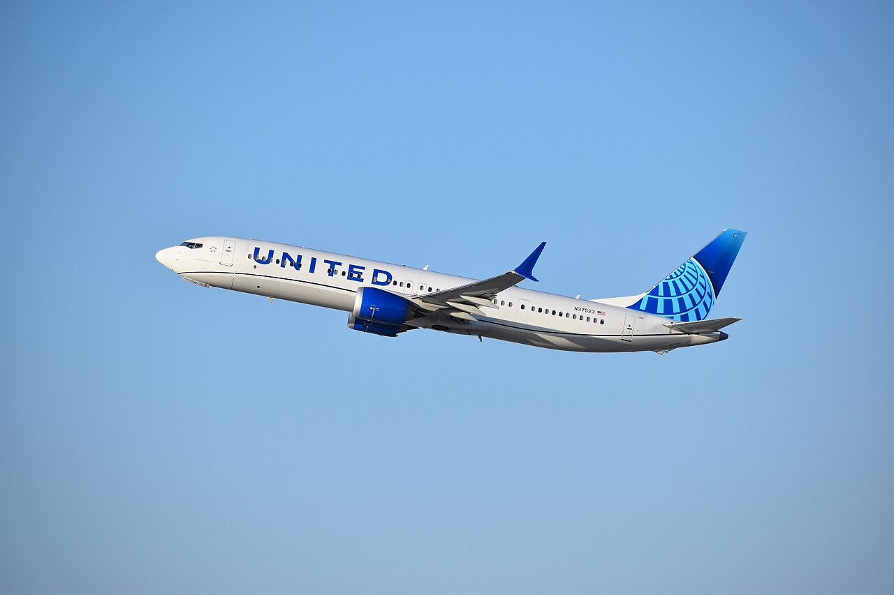United Airlines Boeing 737 MAX 9 N37523 on a flight to Houston
