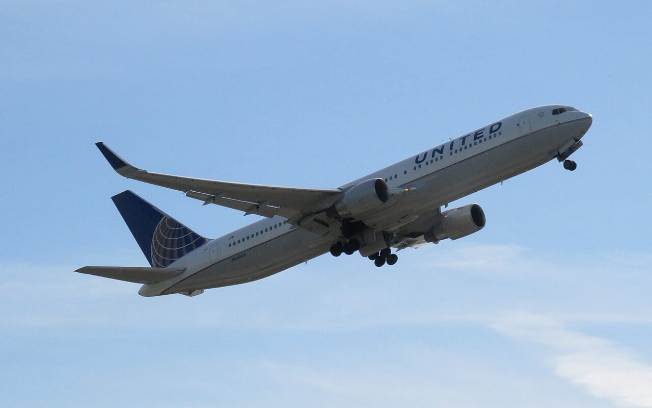 United Airlines Boeing 767-300ER N644UA taking off from Munich in 2019
