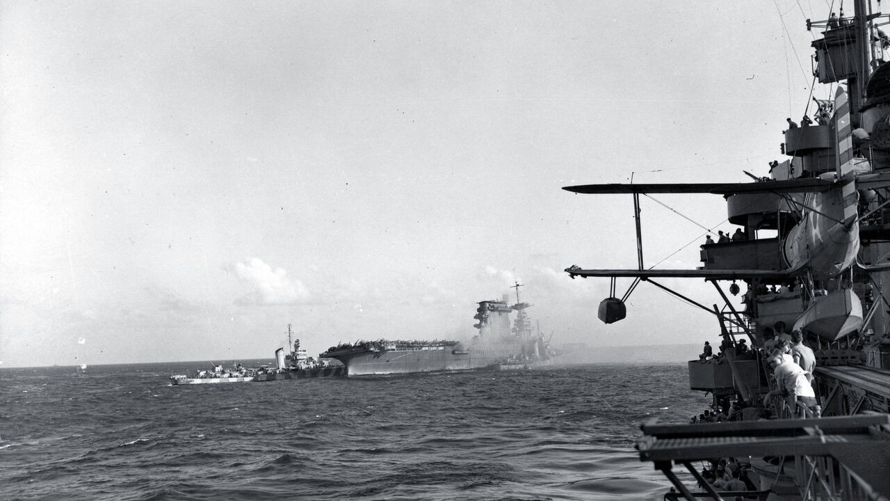 uss-lexington-cv-2-abandoned-coral-sea-8-may-1942-16×9