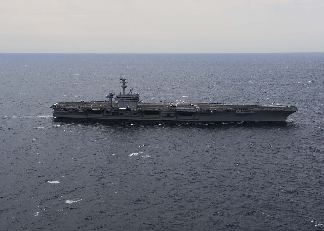 Aircraft carrier USS Theodore Roosevelt (CVN-71) underway