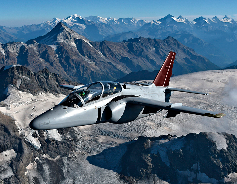 L-39 Albatros fliegen