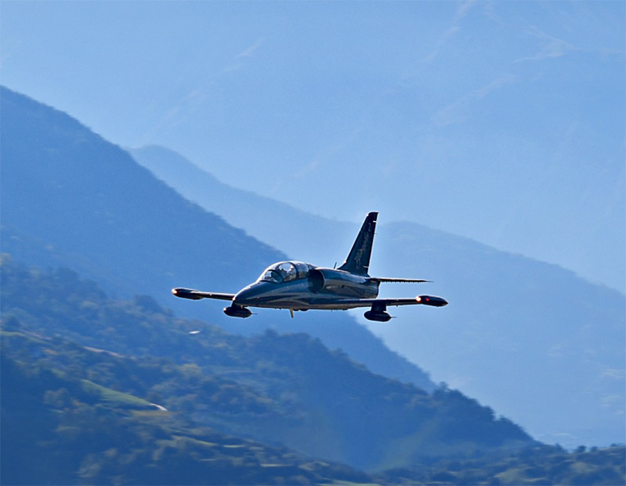 l-39-jet-sion-switzerland-01-m-21 Hawker Hunter fliegen in der Schweiz