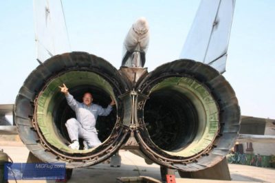 MiG-25 Foxbat Flight - look at these giant engines!