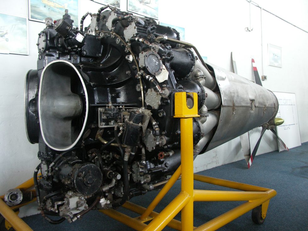 The de Havilland Goblin centrifugal turbojet that powered the Vampire.