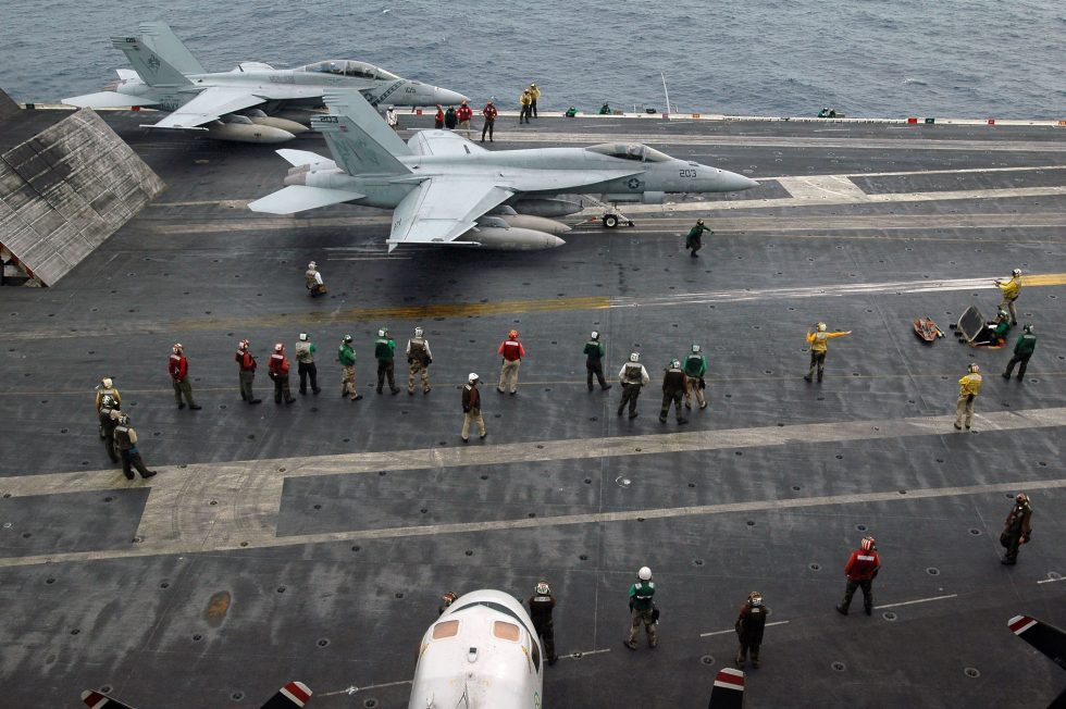 An F/A-18E and a twin-seat F/A-18F together the single- and two-seat Super Hornet variants.