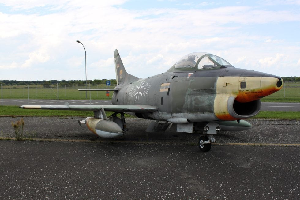 A G.91 R/3 in ground-attack fit the German version with two 30 mm DEFA cannon.