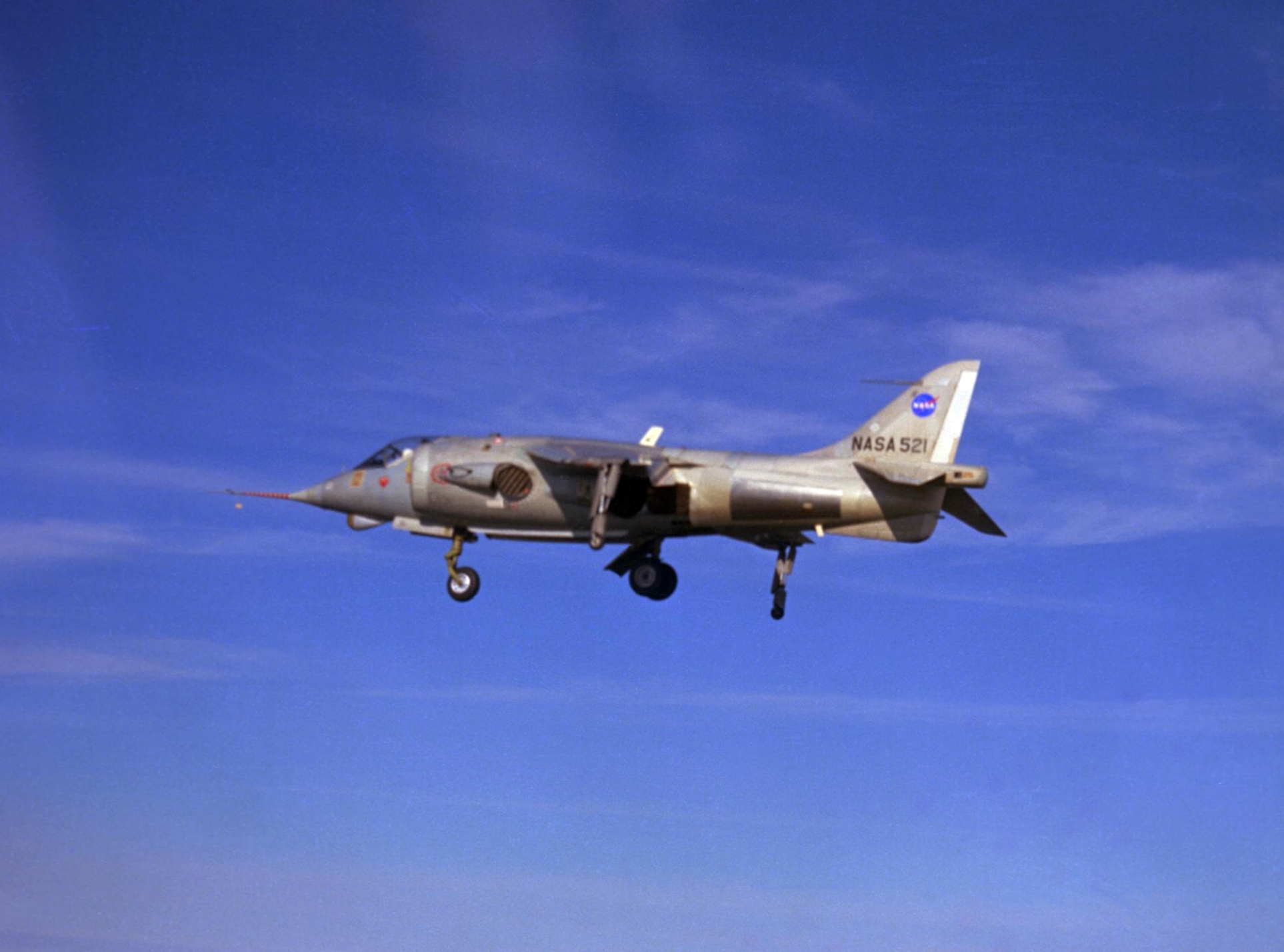 Hawker Siddeley P.1127 VTOL prototype in flight