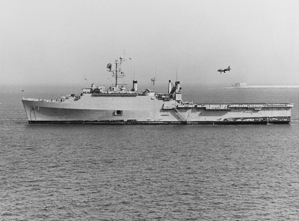 A Hawker XV-6A Kestrel lifts off vertically from the deck of USS Raleigh during US sea trials in May 1966.