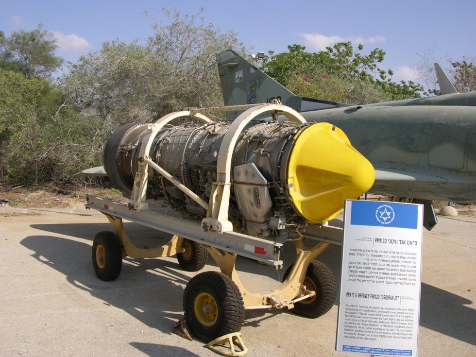 The Pratt  Whitney PW1120 turbofan on display  the F100-derived engine at the Lavis heart.