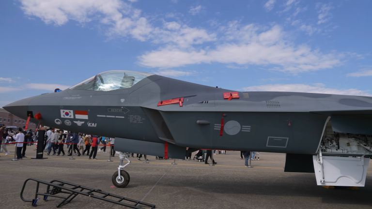 A side view of the KF-21 Boramae, showing its twin-tail, F-16-generation-plus planform.