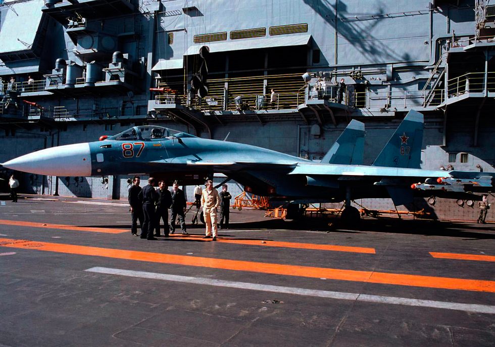 An early Su-27K aboard Admiral Kuznetsov during 1990s carrier operations.
