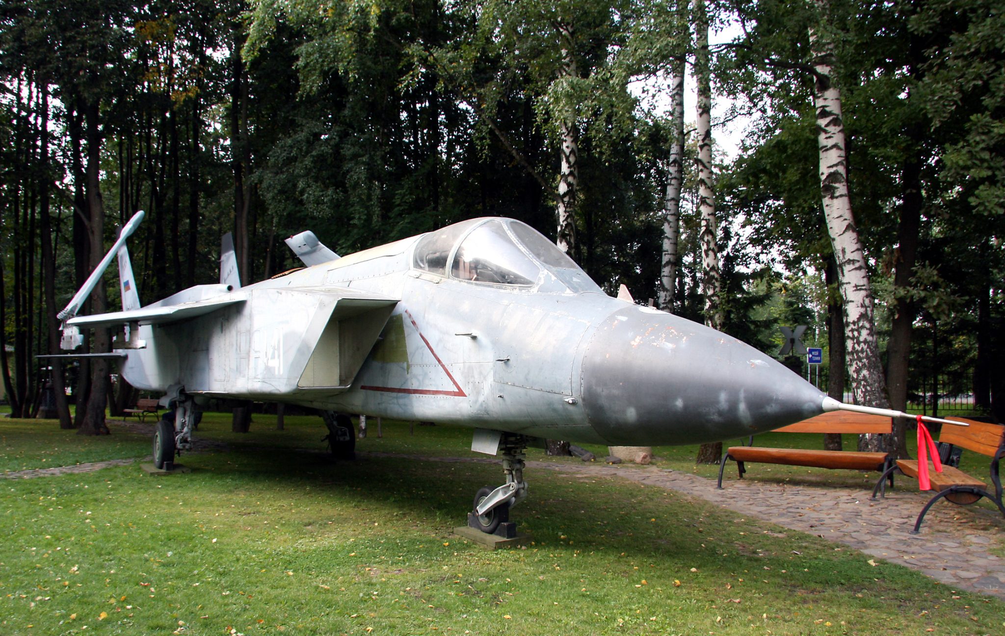Yakovlev Yak-141 Freestyle supersonic VTOL fighter prototype
