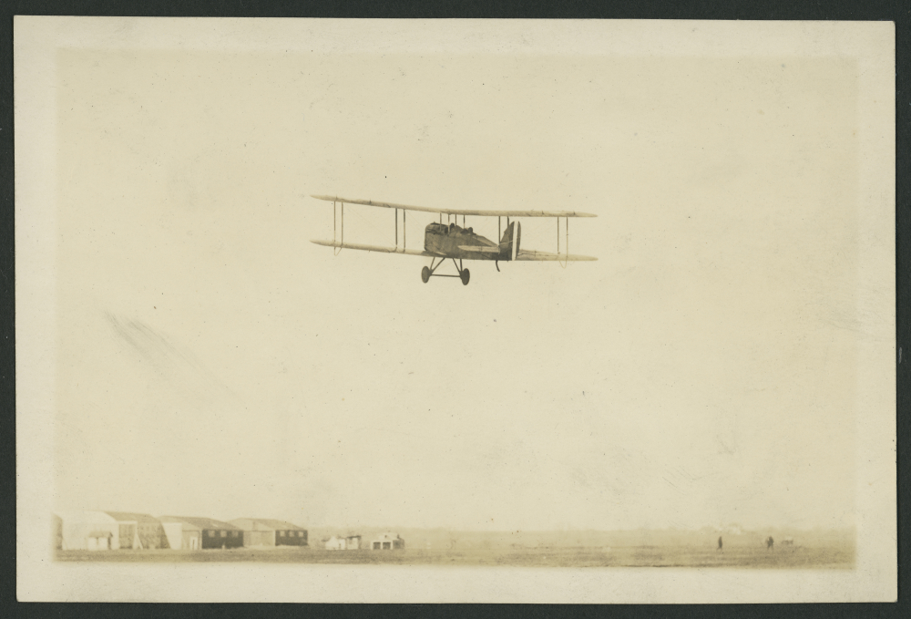 Airco DH.4 climbing away just after take-off