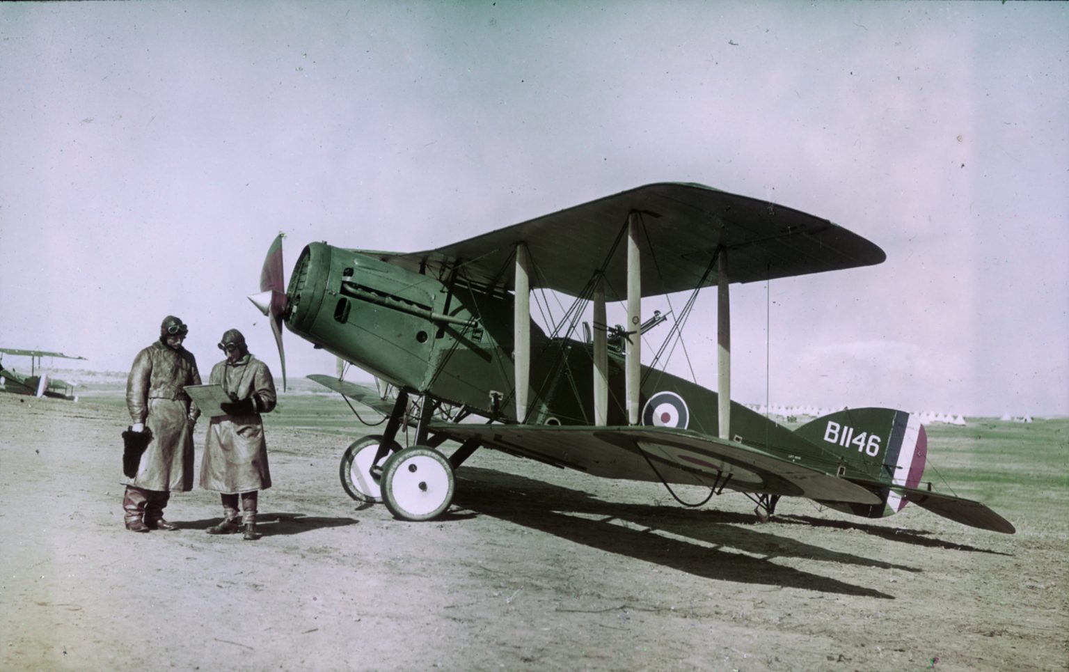 An observer and pilot standing with their Bristol F.2B Fighter, the type's two-man crew