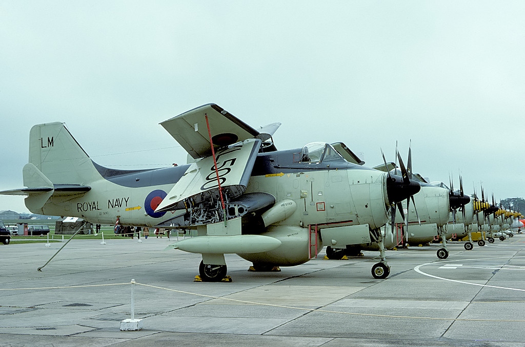 Fairey Gannet AEW.3 in flight showing its radome. Photo: Mike Freer / Touchdown-aviation, via Wikimedia Commons (GFDL 1.2).